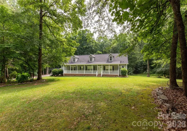 Photo 1 of Single family home for sale at 1738 Charlotte Hwy, Lancaster, SC 29720 | MLS# 4391587 | Listing updated on 2026-06-18