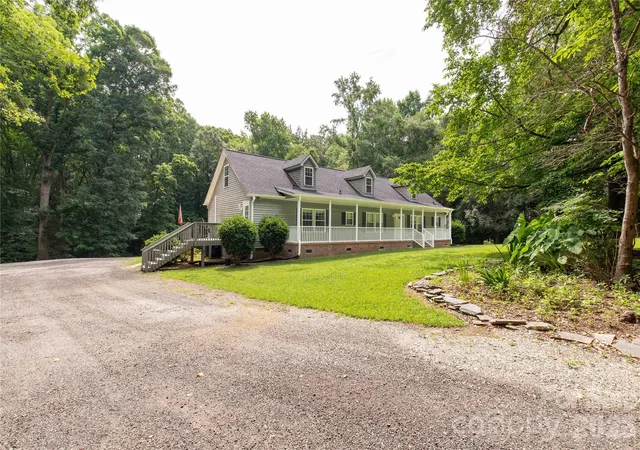 Photo 3 of Single family home for sale at 1738 Charlotte Hwy, Lancaster, SC 29720 | MLS# 4391587 | Listing updated on 2026-06-18
