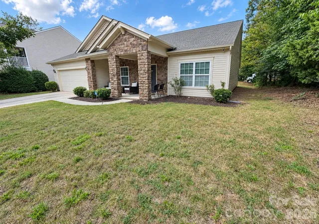 Photo 39 of Single family home for sale at 1919 Corriente Ct, Charlotte, NC 28213 | MLS# 4391597 | Listing updated on 2026-10-08