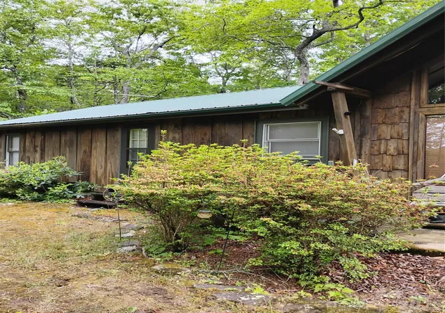 Homes for sale in Collettsville, NC | 401 Shady Dr, Collettsville, NC 28611 | MLS# 4391629