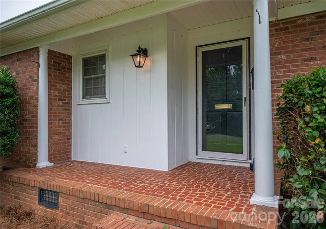 Photo 4 of Single family home for sale at 225 Dogwood Dr, Mount Holly, NC 28120 | MLS# 4391636 | Listing updated on 2026-10-05
