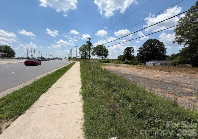 3rd image of 2990 Dale Earnhardt Blvd, Kannapolis, NC 28083 | MLS# 4391642