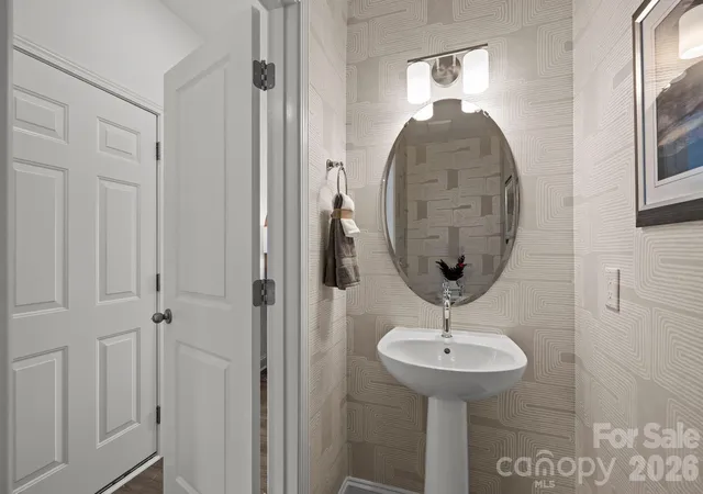 Photo 3 of Townhouse for sale at 2214 Gladwyne Pl, Charlotte, NC 28269 | MLS# 4391659 | Listing updated on 2026-10-02
