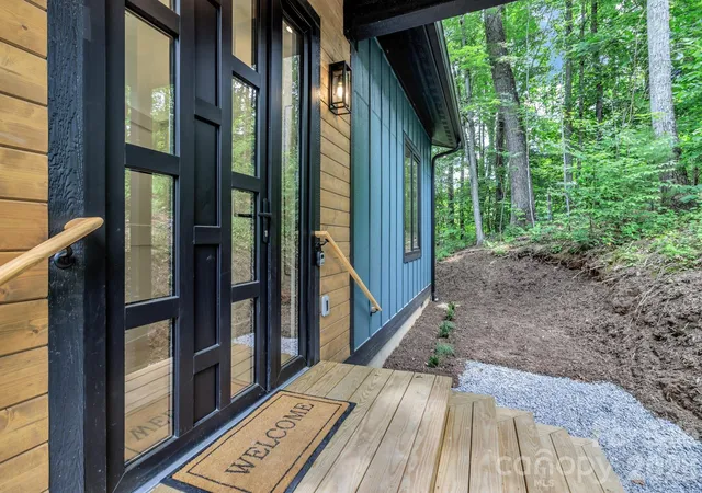 Photo 4 of Single family home for sale at 50 Sleeping Bear Ridge, Maggie Valley, NC 28751 | MLS# 4391689 | Listing updated on 2026-07-30