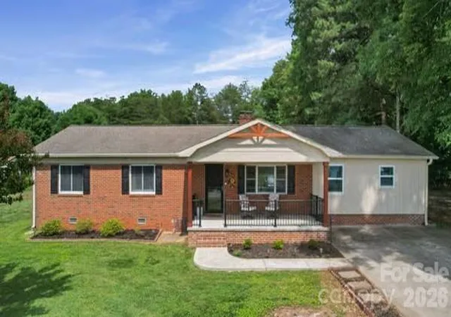 Photo 1 of Single family home for sale at 138 Shumaker Dr, Statesville, NC 28625 | MLS# 4391719 | Listing updated on 2026-09-28