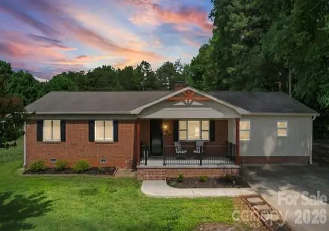 Photo 1 of Single family home for sale at 138 Shumaker Dr, Statesville, NC 28625 | MLS# 4391719 | Listing updated on 2026-10-18