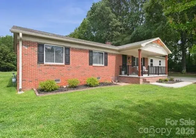 Photo 3 of Single family home for sale at 138 Shumaker Dr, Statesville, NC 28625 | MLS# 4391719 | Listing updated on 2026-09-28