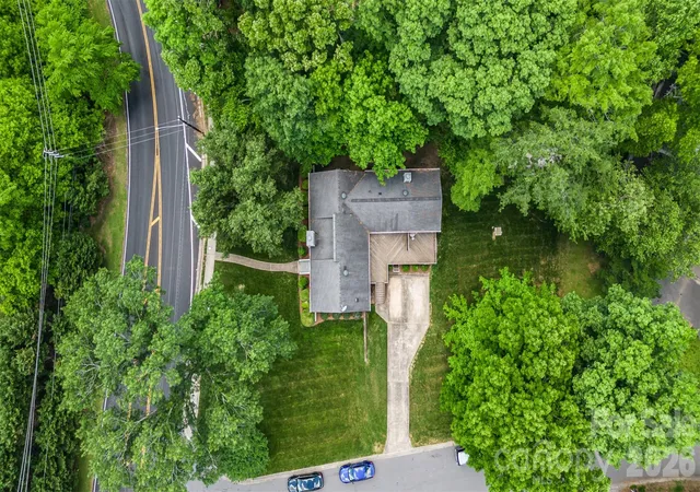 Photo 3 of Single family home for sale at 6200 Old Providence Rd, Charlotte, NC 28226 | MLS# 4391794 | Listing updated on 2026-06-11