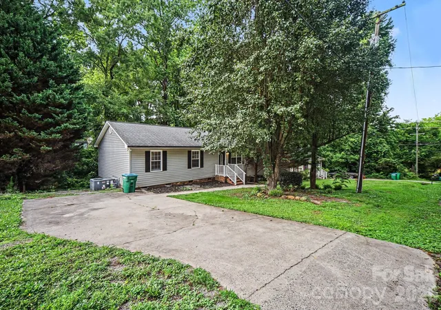 Photo 3 of Single family home for sale at 505 S 13th Street, Bessemer City, NC 28016 | MLS# 4391828 | Listing updated on 2026-07-17