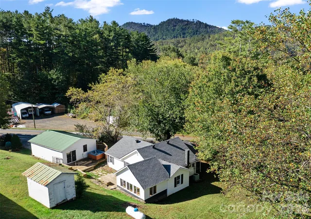 Homes for sale in Bakersville, NC | 370 Bear Creek Church Rd, Bakersville, NC 28705 | MLS# 4391830