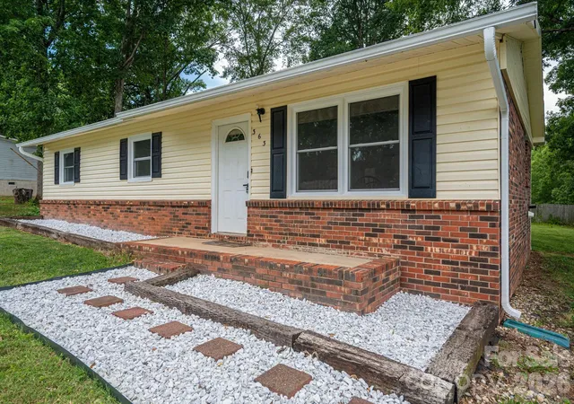 Homes for sale in Lincolnton, NC | 363 Don Mcginnis Rd, Lincolnton, NC 28092 | MLS# 4391850