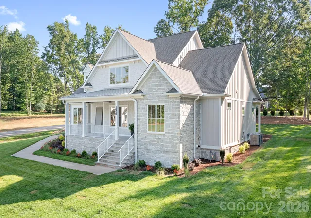 Photo 3 of Single family home for sale at 126 Manorly Ln, Mooresville, NC 28115 | MLS# 4391858 | Listing updated on 2026-10-08