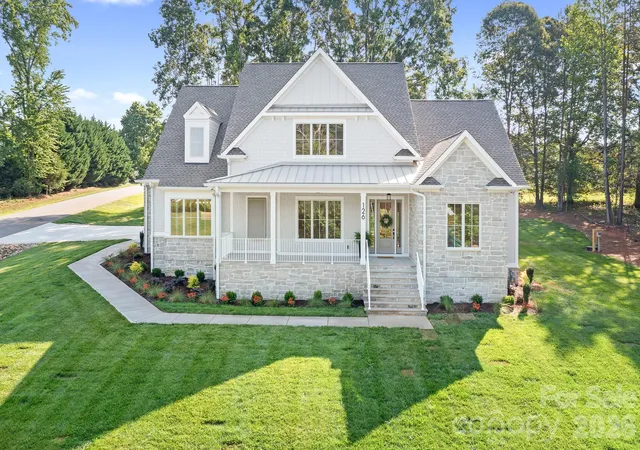 Photo 4 of Single family home for sale at 126 Manorly Ln, Mooresville, NC 28115 | MLS# 4391858 | Listing updated on 2026-10-08
