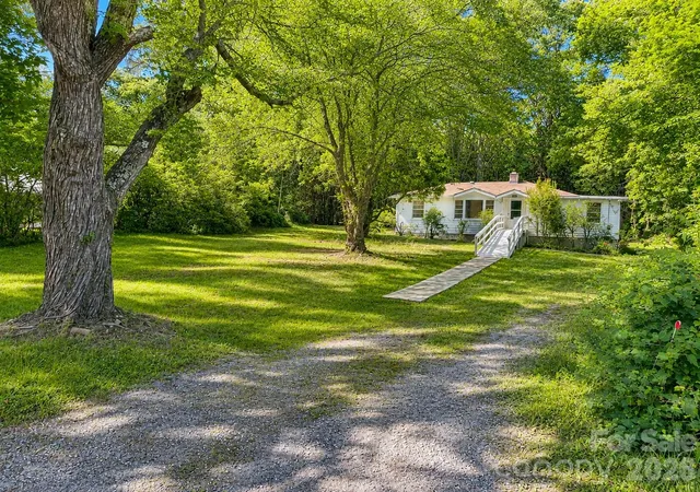 Photo 2 of Single family home for sale at 215 Merchant St, Asheville, NC 28803 | MLS# 4391870 | Listing updated on 2026-08-08