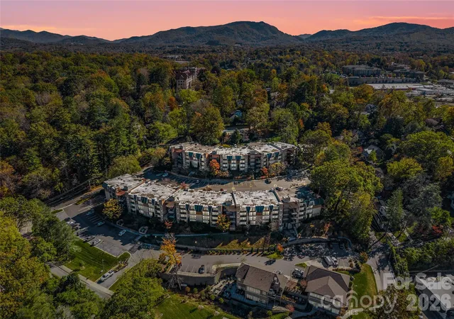Listing Photo 2 - Condo for sale in building located at 301 Bowling Park Rd, Asheville, NC 28803 - Unit #
