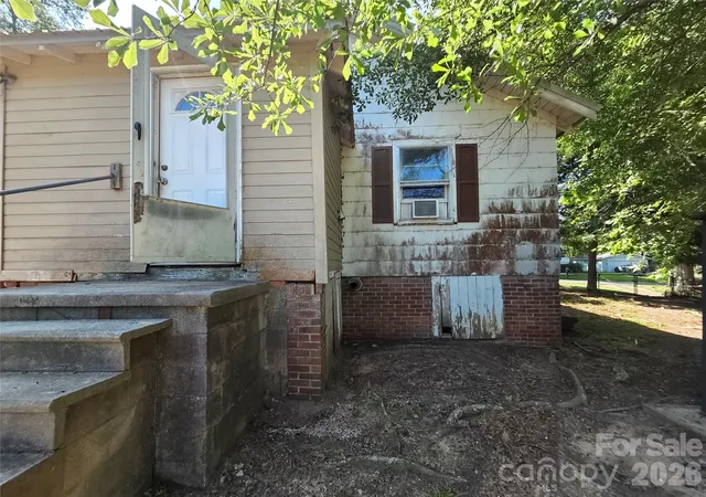Homes for sale in Great Falls, SC | 10 Wilson Ave, Great Falls, SC 29055 | MLS# 4391998