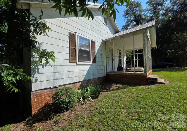 Homes for sale in Great Falls, SC | 10 Wilson Ave, Great Falls, SC 29055 | MLS# 4391998
