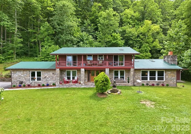 Homes for sale in Waynesville, NC | 570 Rugged Top Rd, Waynesville, NC 28785 | MLS# 4392004