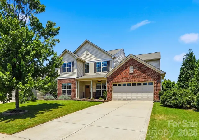 Photo 1 of Sale Pending at 5012 Nighthawk Dr, Fort Mill, SC 29707 | MLS# 4392039 | Listing updated on 2026-07-16