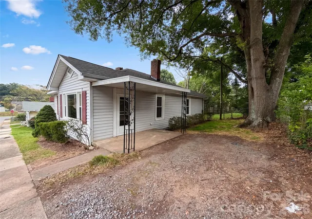 Photo 1 of Single family home for sale at 435 16th Street, Cramerton, NC 28032 | MLS# 4392054 | Listing updated on 2026-10-01