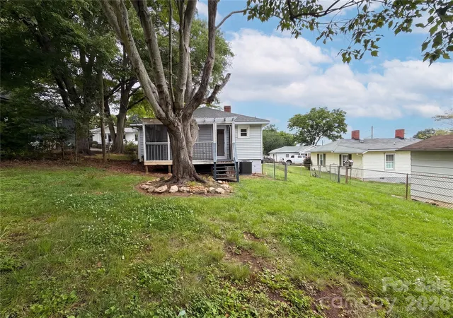 Photo 4 of Single family home for sale at 435 16th Street, Cramerton, NC 28032 | MLS# 4392054 | Listing updated on 2026-10-01