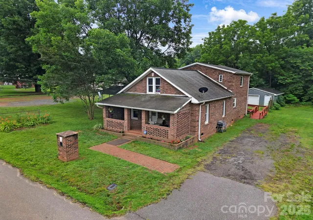Homes for sale in Statesville, NC | 115 Lippard St, Statesville, NC 28677 | MLS# 4392056