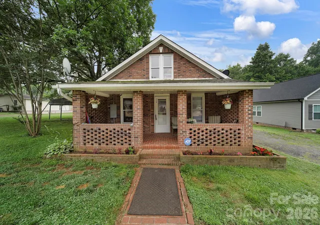 Homes for sale in Statesville, NC | 115 Lippard St, Statesville, NC 28677 | MLS# 4392056