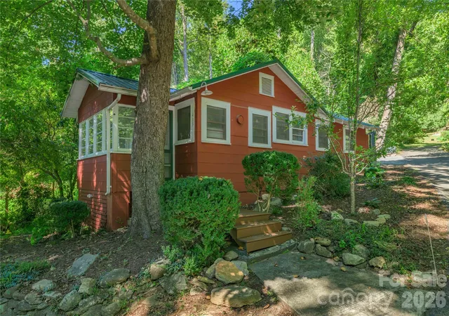Photo 1 of Single family home for sale at 413 Terrace Dr, Chimney Rock, NC 28720 | MLS# 4392061 | Listing updated on 2026-10-07