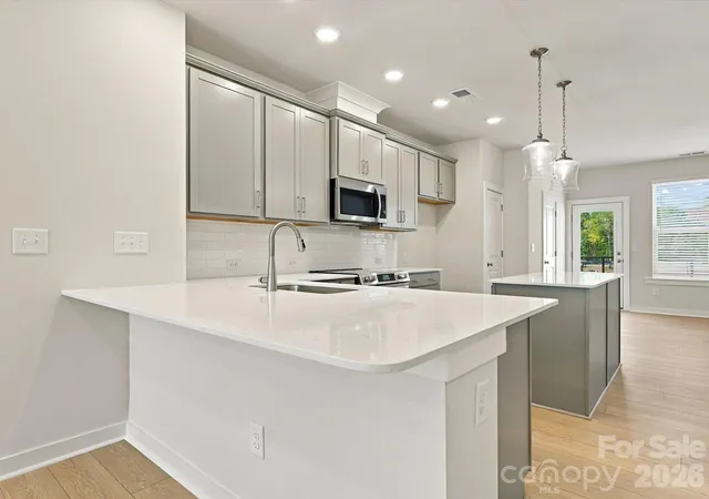 Photo 2 of Townhouse for sale at 3956 Craig Ave, Charlotte, NC 28211 | MLS# 4392092 | Listing updated on 2026-10-26