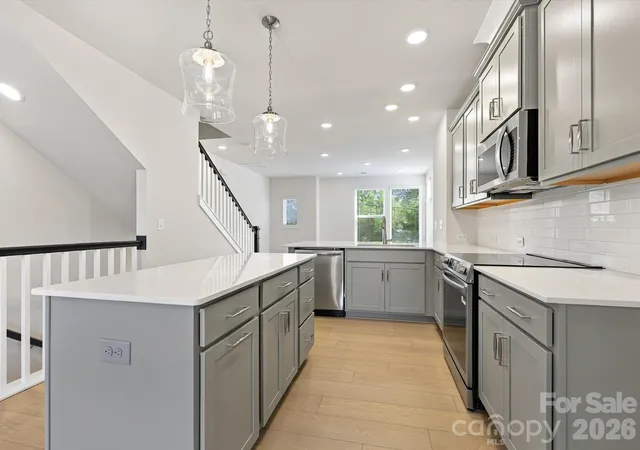 Photo 3 of Townhouse for sale at 3956 Craig Ave, Charlotte, NC 28211 | MLS# 4392092 | Listing updated on 2026-10-26