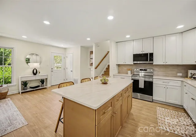 Photo 3 of Single family home for sale at 7434 Kilcullen Dr, Charlotte, NC 28270 | MLS# 4392099 | Listing updated on 2026-10-10