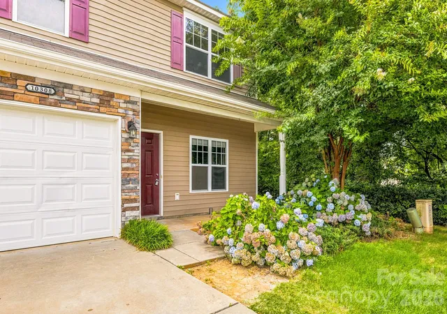 3rd image of 10308 Cloyne Ct, Charlotte, NC 28213 | MLS# 4392106
