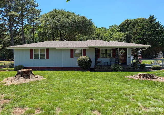 Photo 1 of Single family home for sale at 4053 Roddey Rd, Catawba, SC 29704 | MLS# 4392129 | Listing updated on 2026-08-04