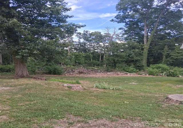 Photo 2 of Land for sale at 25 Oak Hl Dr #1, Asheville, NC 28806 | MLS# 4392137 | Listing updated on 2026-06-23