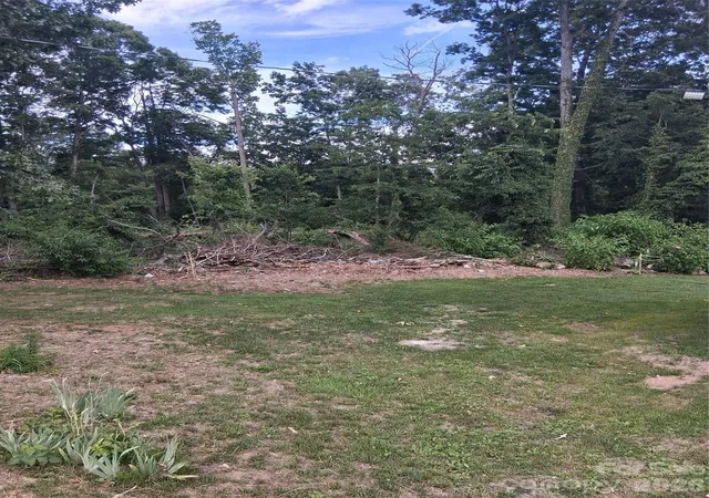 Photo 3 of Land for sale at 25 Oak Hl Dr #1, Asheville, NC 28806 | MLS# 4392137 | Listing updated on 2026-06-23