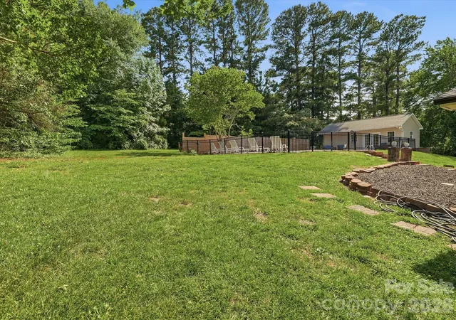 Homes for sale in Cherryville, NC | 117 Club View Dr, Cherryville, NC 28021 | MLS# 4392158