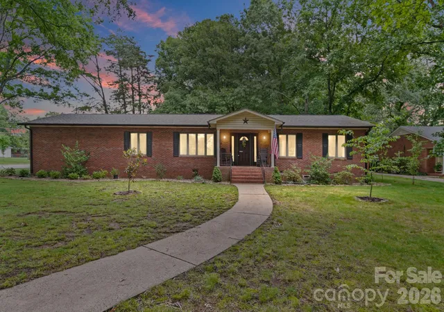 Photo 1 of Single family home for sale at 406 S Magnolia St, Mooresville, NC 28115 | MLS# 4392221 | Listing updated on 2026-07-27