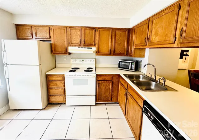 image of 7336 Pebblestone Dr, Charlotte, NC 28212 | MLS# 4392243