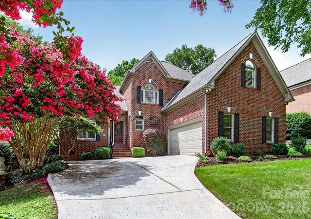 Photo 1 of Single family home for sale at 6784 Lynrose Ct, Charlotte, NC 28226 | MLS# 4392258 | Listing updated on 2026-08-23