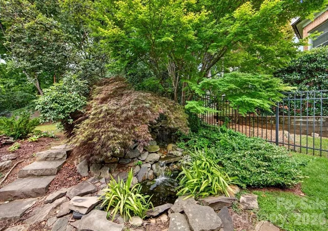 Photo 2 of Single family home for sale at 6784 Lynrose Ct, Charlotte, NC 28226 | MLS# 4392258 | Listing updated on 2026-08-23