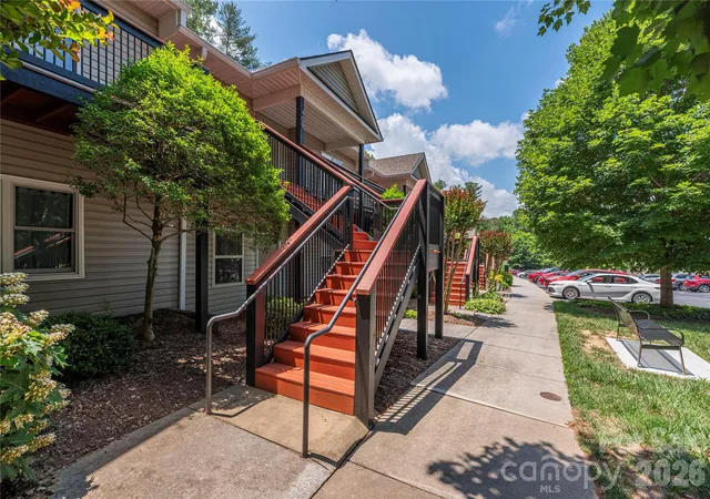 Homes for sale in Asheville, NC | 409 Carlyle Wy, Asheville, NC 28803 | MLS# 4392265