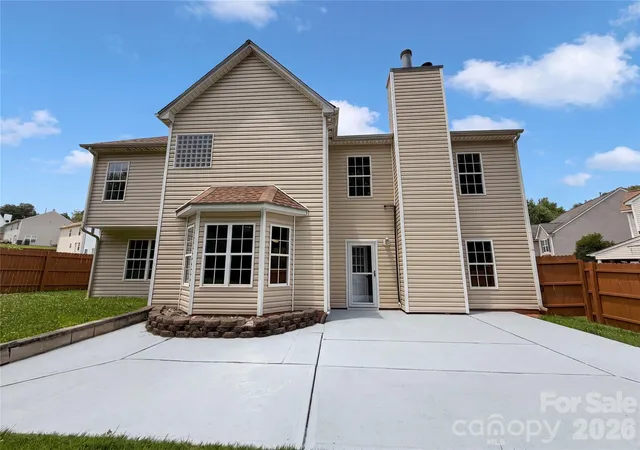Photo 4 of Single family home for sale at 4024 Fifendrum Ln, Charlotte, NC 28216 | MLS# 4392269 | Listing updated on 2026-10-01