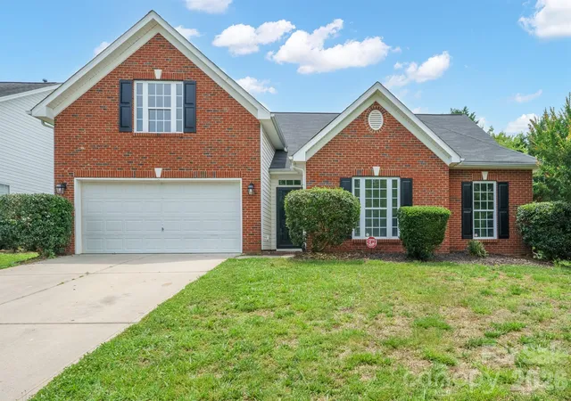 Single family home for sale at 13409 Planters Row Dr, Charlotte, NC 28278 | MLS# 4392275