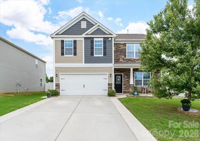 Photo 1 of Single family home for sale at 8022 Rowling Dr, Charlotte, NC 28215 | MLS# 4392277 | Listing updated on 2026-09-03