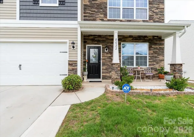 Photo 3 of Single family home for sale at 8022 Rowling Dr, Charlotte, NC 28215 | MLS# 4392277 | Listing updated on 2026-09-03