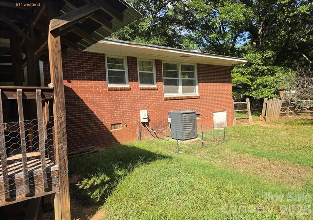 Photo 2 of Single family home for sale at 611 Westend Dr, Monroe, NC 28112 | MLS# 4392278 | Listing updated on 2026-09-22