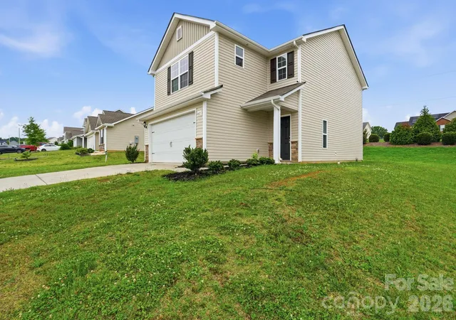Photo 3 of Single family home for sale at 467 Belcaro Dr, Kings Mountain, NC 28086 | MLS# 4392298 | Listing updated on 2026-08-20