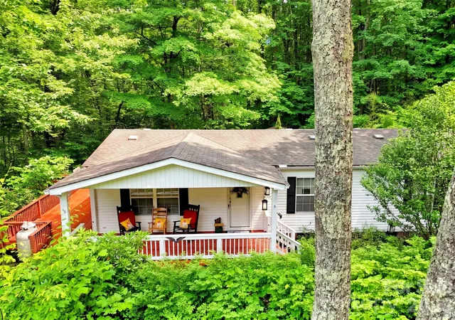 Homes for sale in Waynesville, NC | 315 Oakstone Dr, Waynesville, NC 28785 | MLS# 4392307