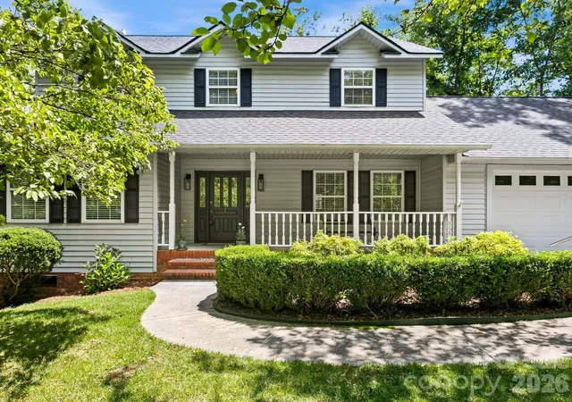 Photo 1 of Single family home for sale at 302 Shadecrest Ln, Mills River, NC 28759 | MLS# 4392310 | Listing updated on 2026-09-22