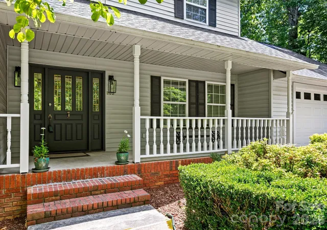 Photo 4 of Single family home for sale at 302 Shadecrest Ln, Mills River, NC 28759 | MLS# 4392310 | Listing updated on 2026-09-22